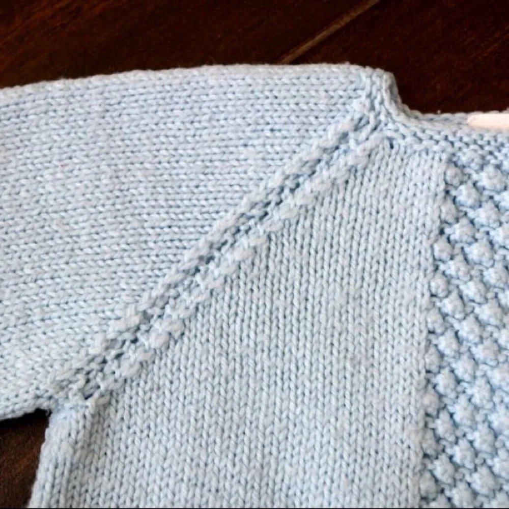 Handknitted  Baby Cardigan Sweater Baby blue w/One  Button Raglan sl. 3-… - Picture 6 of 7
